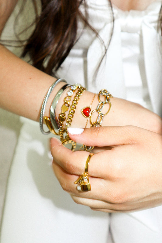 Gold Amor Charm Ring