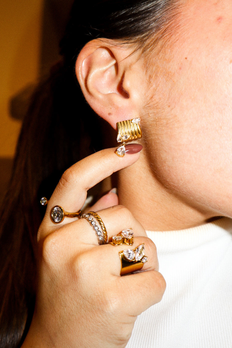 Gold Ribbed Zircon Teardrop Earrings