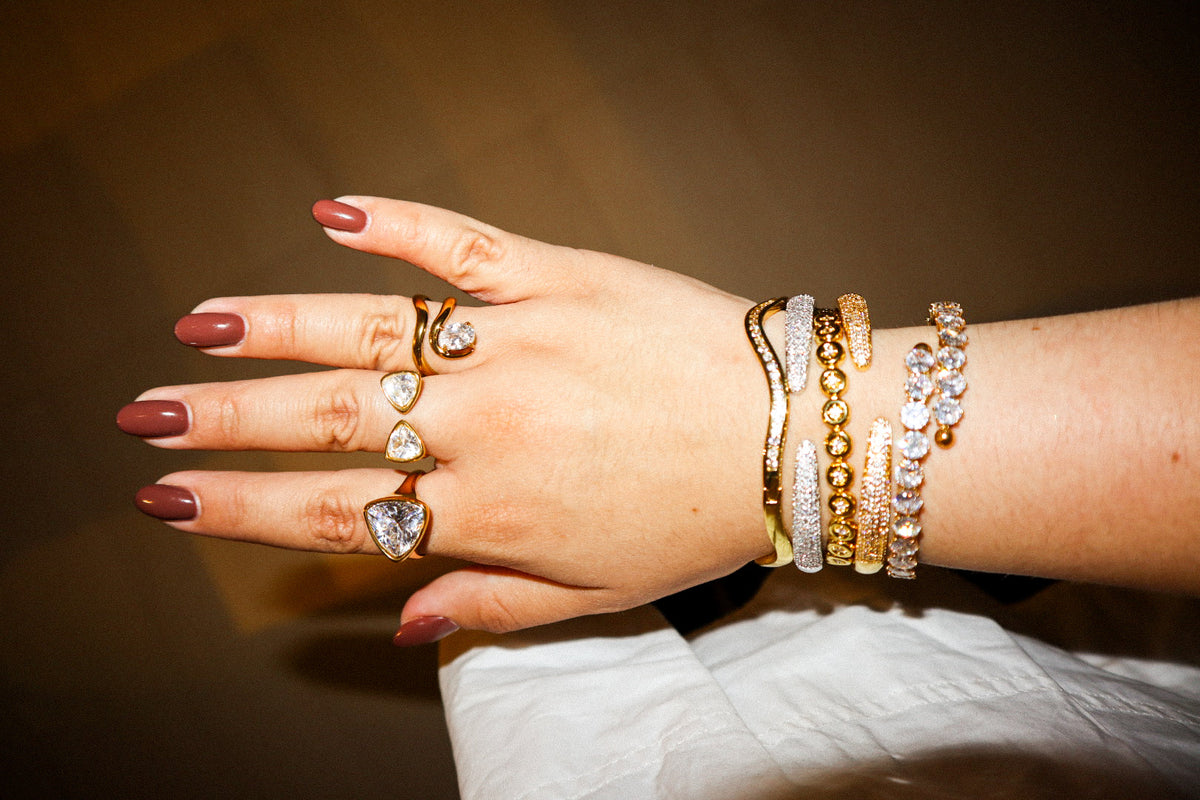 Gold Sculptural Wrap Solitaire Zircon Ring