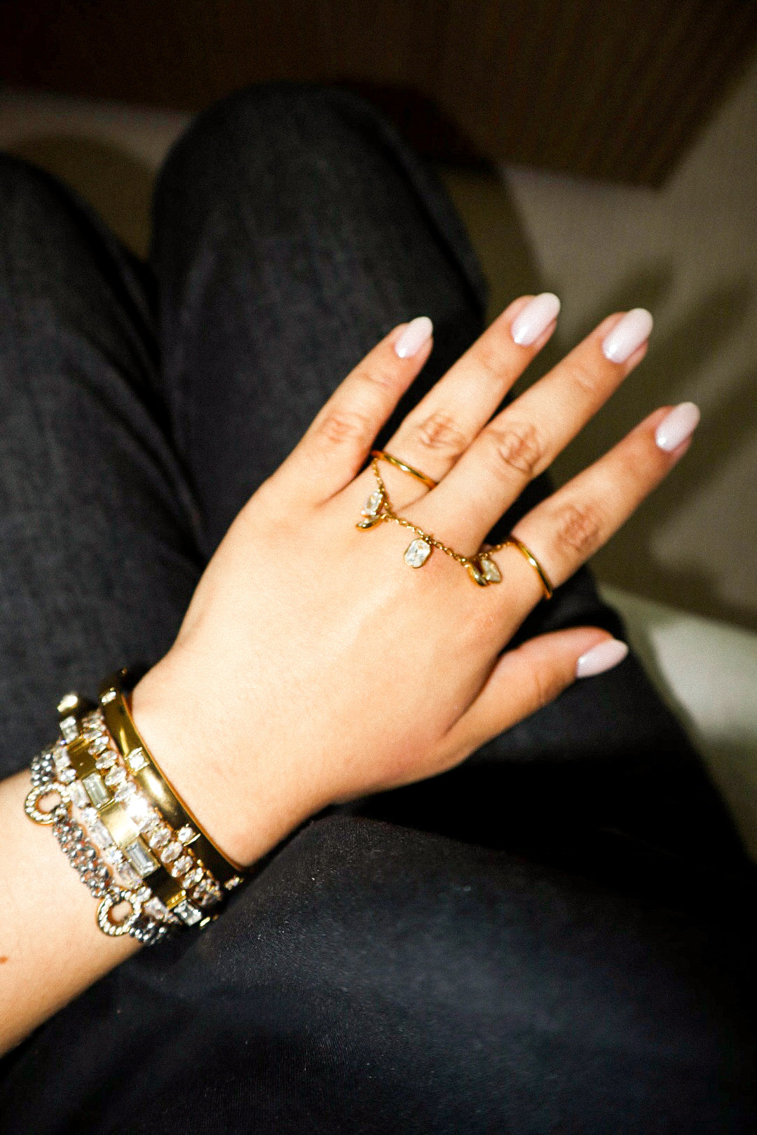Gold Circle Zircon Bangle
