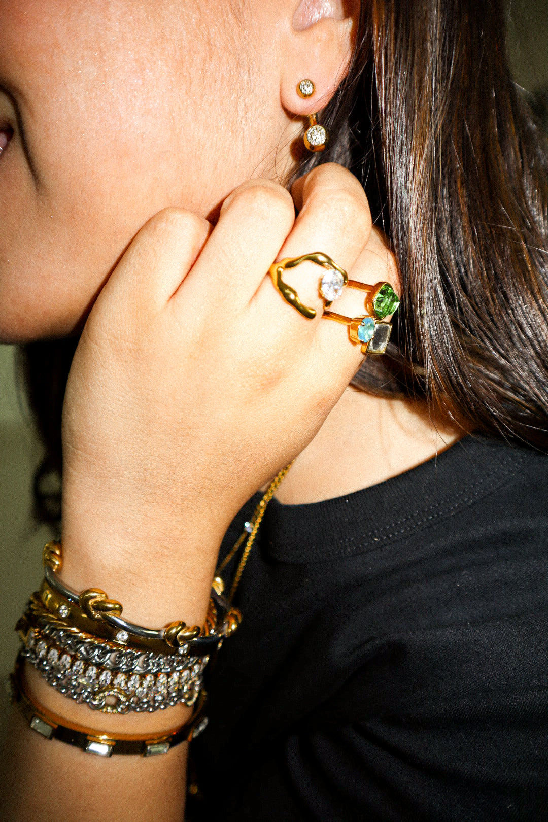 Gold Circle Zircon Bangle