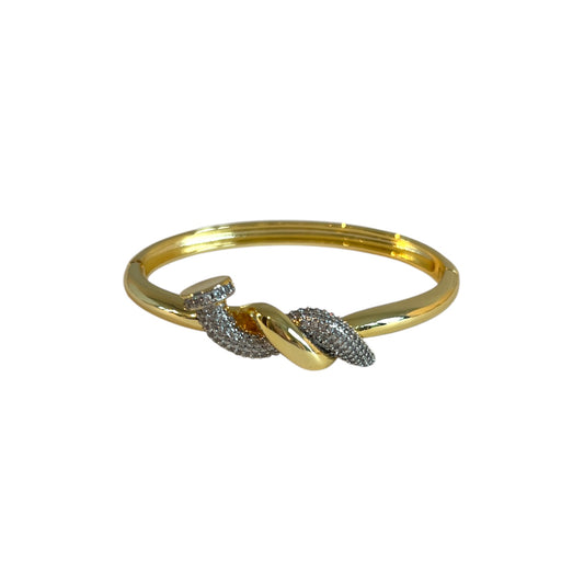 Twist Pavé Bangle