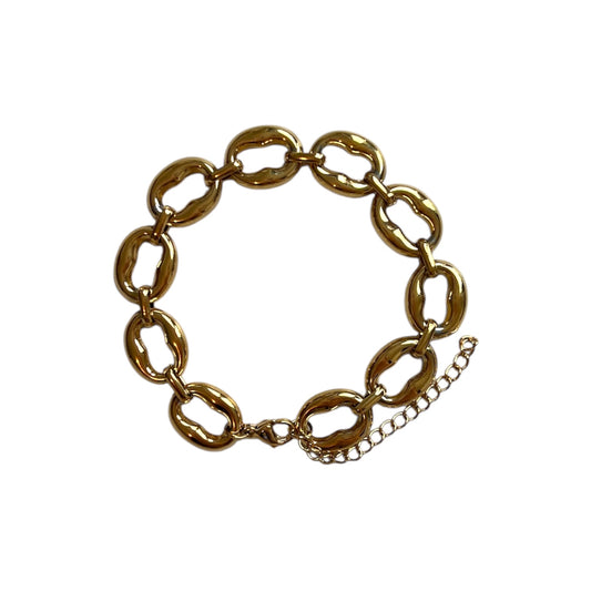 Gold Oval Links Bracelet